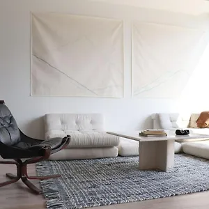 De Luxe Avec Piscine Montréal
